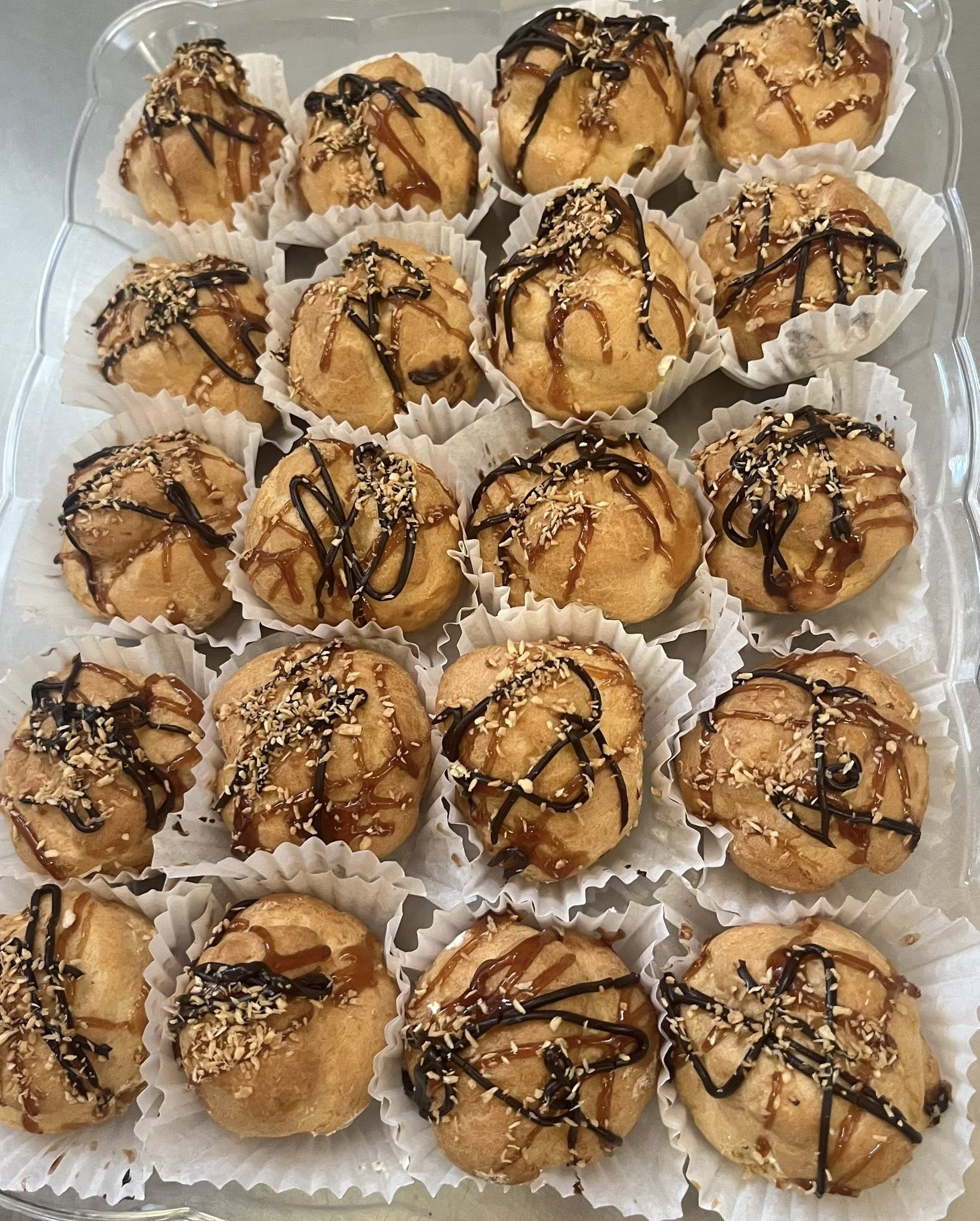 Еклери с карамел и ядки